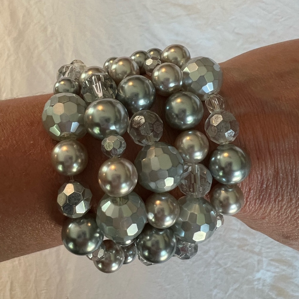 White House Black Market gray toned 5 strand stretch bracelet.